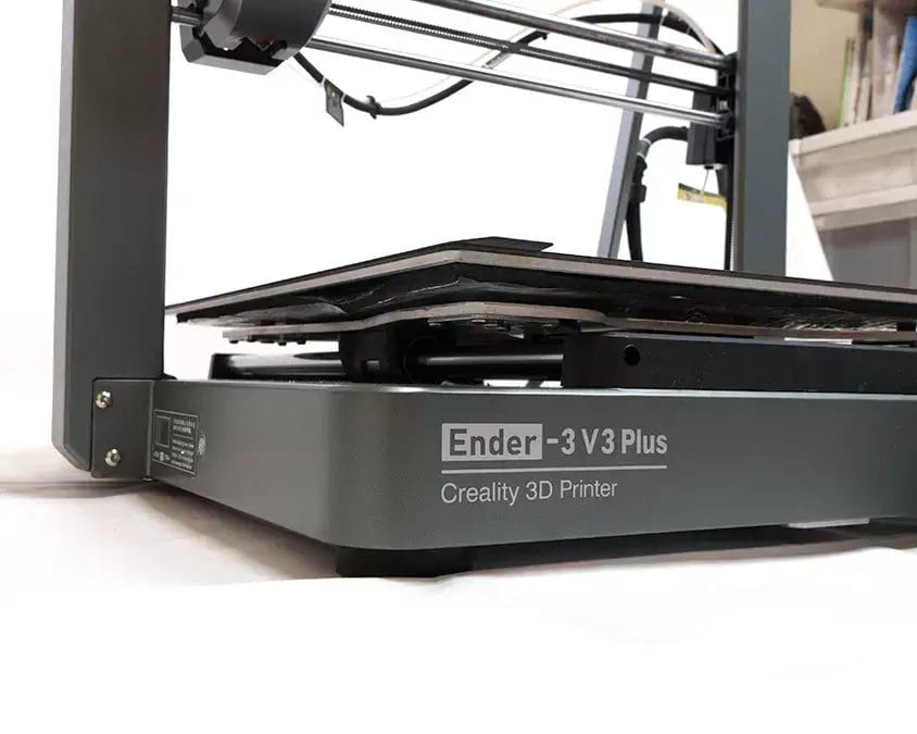 ender3v3plus-front-right | 3dプリンターの匠 Ender-3 V3 Plus レビュー
ヒートベッド下の丸い角